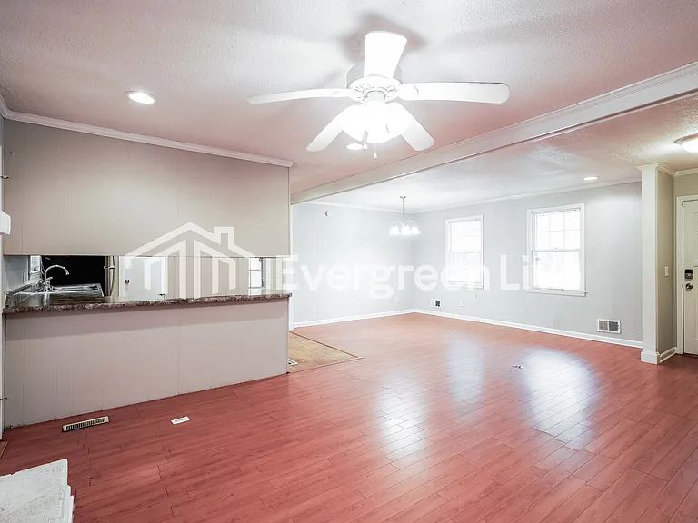 332 Carterhill Dr — Photo 2