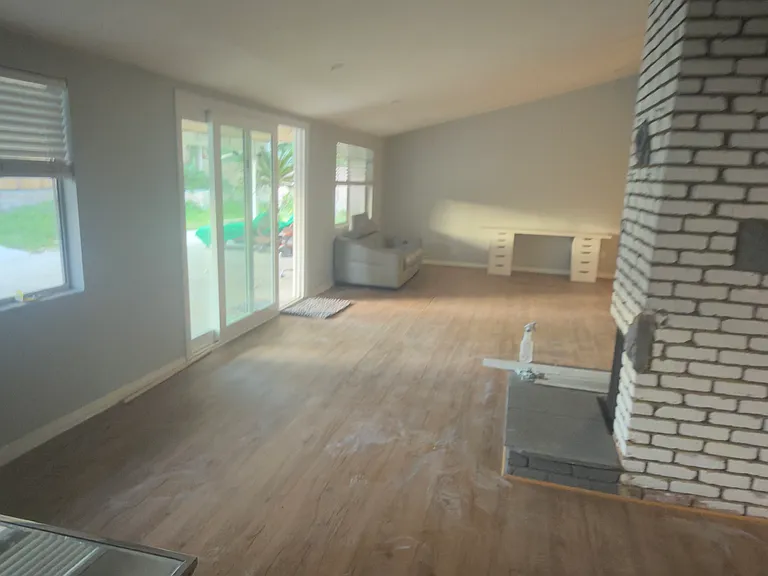 5647 Winnetka Ave — Photo 5