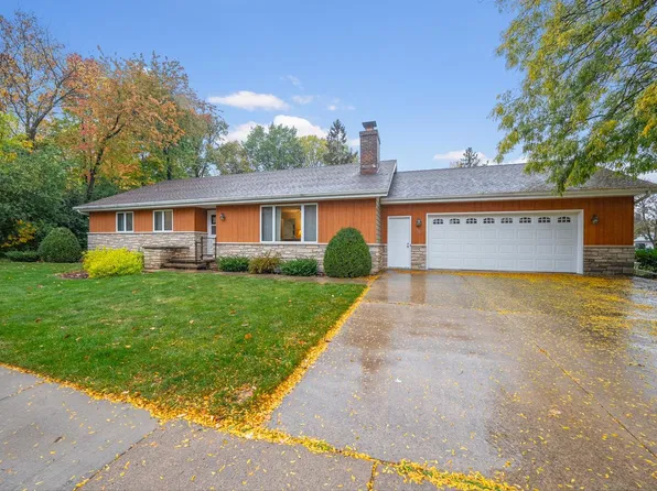 720 E Meadow Grove Blvd, Appleton, WI 54915