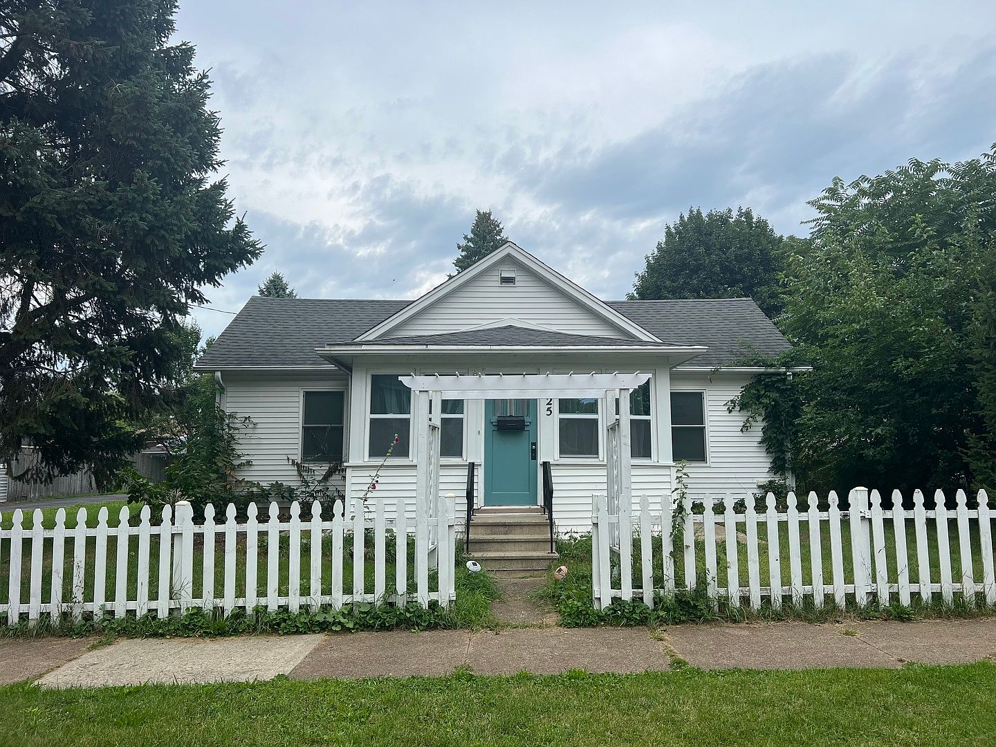 525 Chestnut St, Waukegan, IL 60085 Zillow