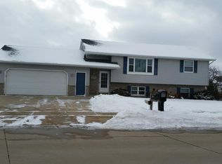 919 Rolling Meadows Dr, Little Chute, WI 54140
