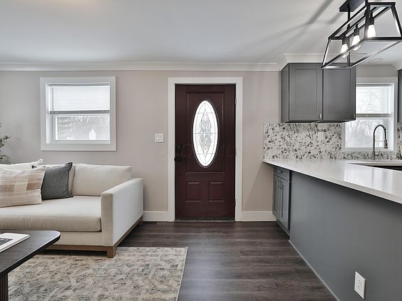 5th image of 7380 Lewis Center Rd