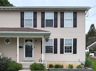 126 S Front St, Womelsdorf, PA 19567