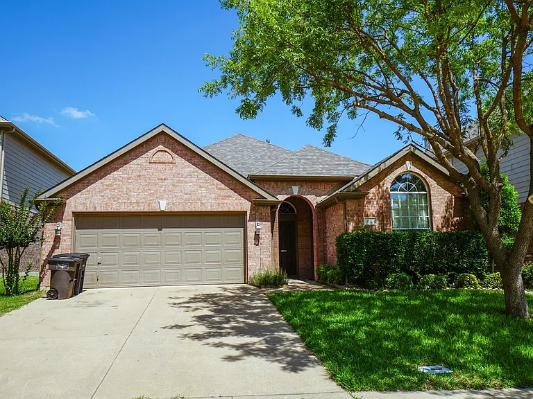 10204 Star Fish St — Photo 1