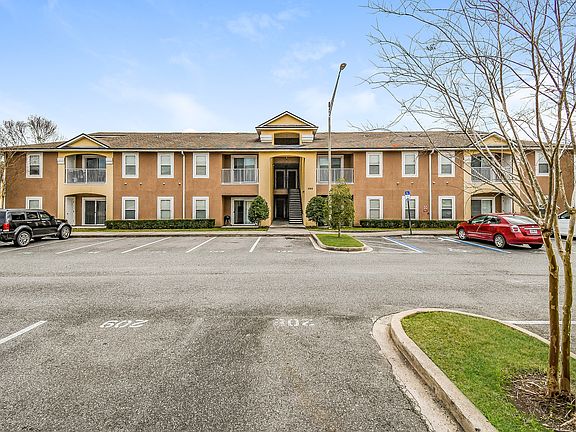 3rd image of 6916 Ortega Woods Dr Unit 7