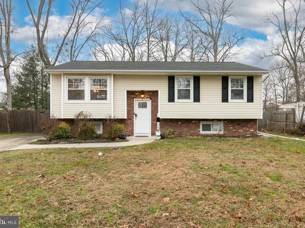 135 Silver Birch Rd, Williamstown, NJ 08094