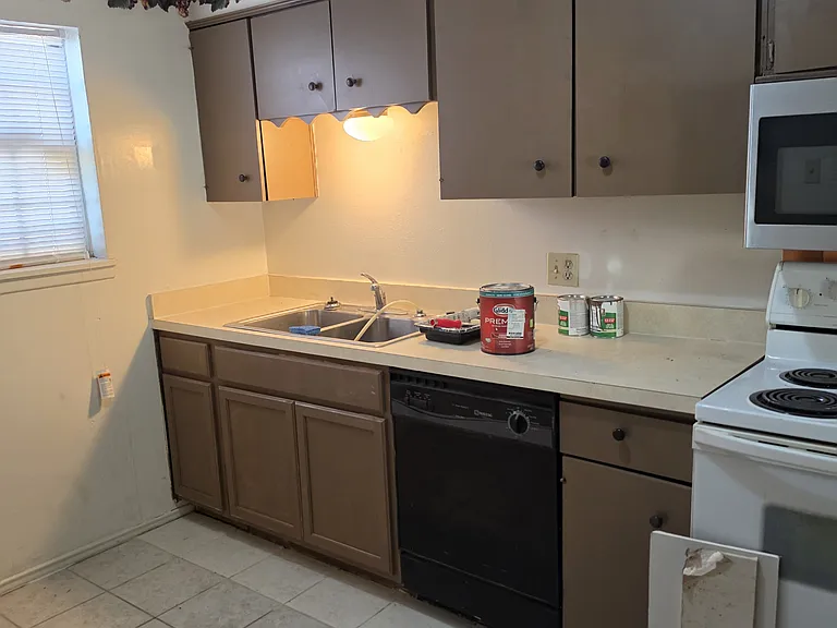 4414 Avenue X — Photo 3