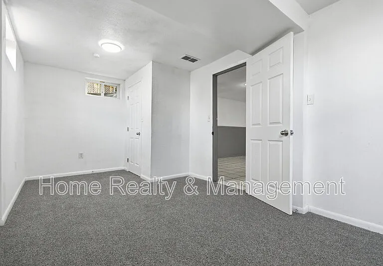 10712 Loren Ln — Photo 32
