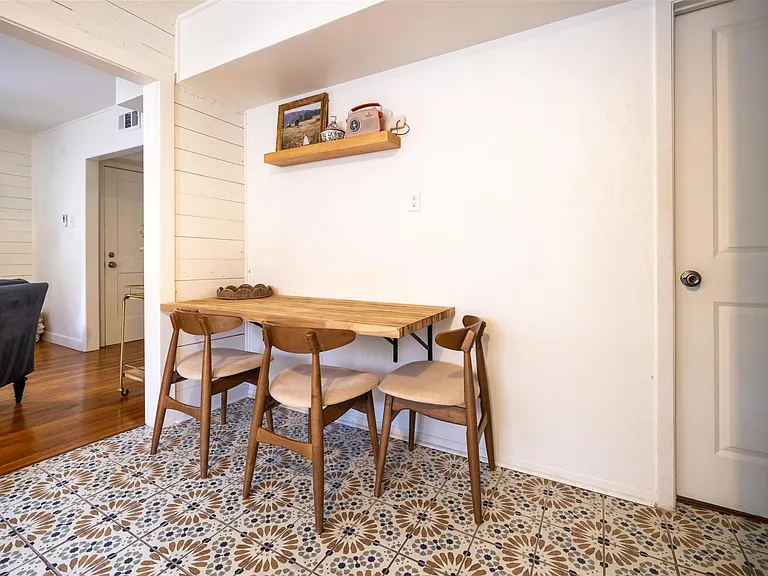 4811 Shoalwood Ave #A — Photo 8