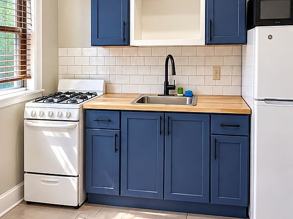 2nd image of 1456 Boston Post Rd APT 2A