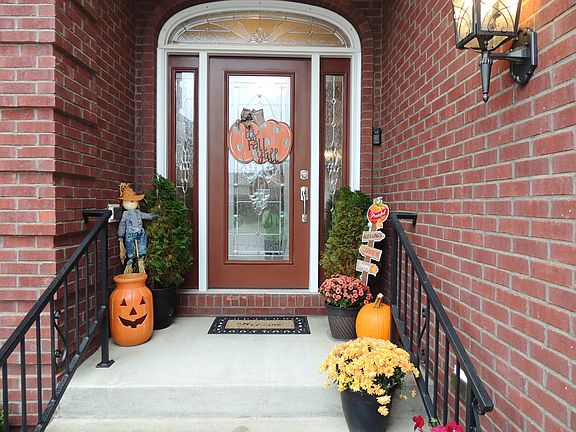 3rd image of 108 Wisteria Ln