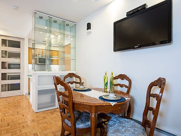 2nd image of 102 Bradhurst Ave APT 106