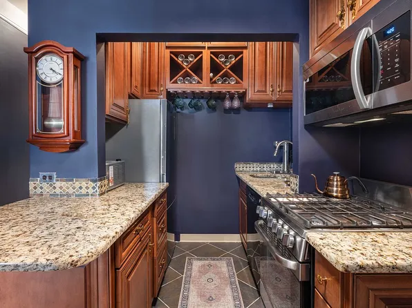 205 W 54th St APT 5A, Manhattan, NY 10019