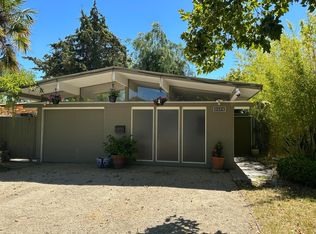 3372 Middlefield Rd, Palo Alto, CA 94306