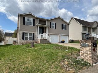 710 Emerald Dr, Hurricane, WV 25526