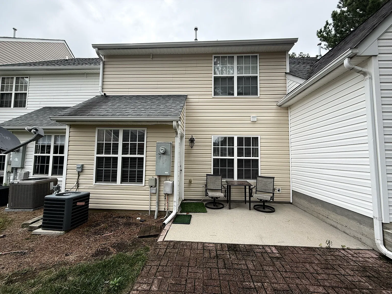 2 bed, 1426 sqft, $2,000 — Photo 2