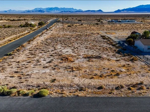 10410 S Oakridge Ave, Pahrump, NV 89048