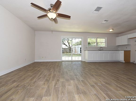 5th image of 2619 Cattle Bend Ln