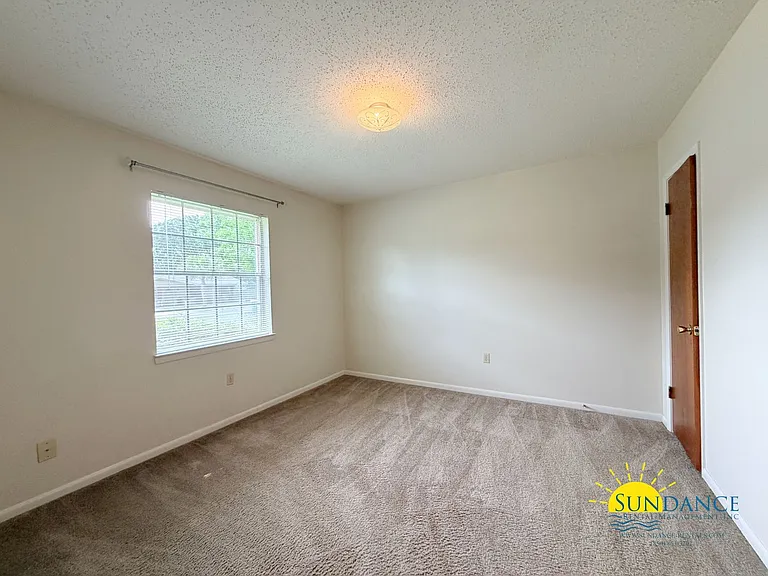 11 Oak Ln — Photo 17