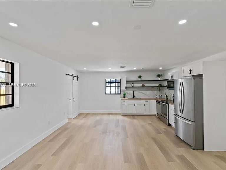 1409 NW 44th St #A — Photo 4