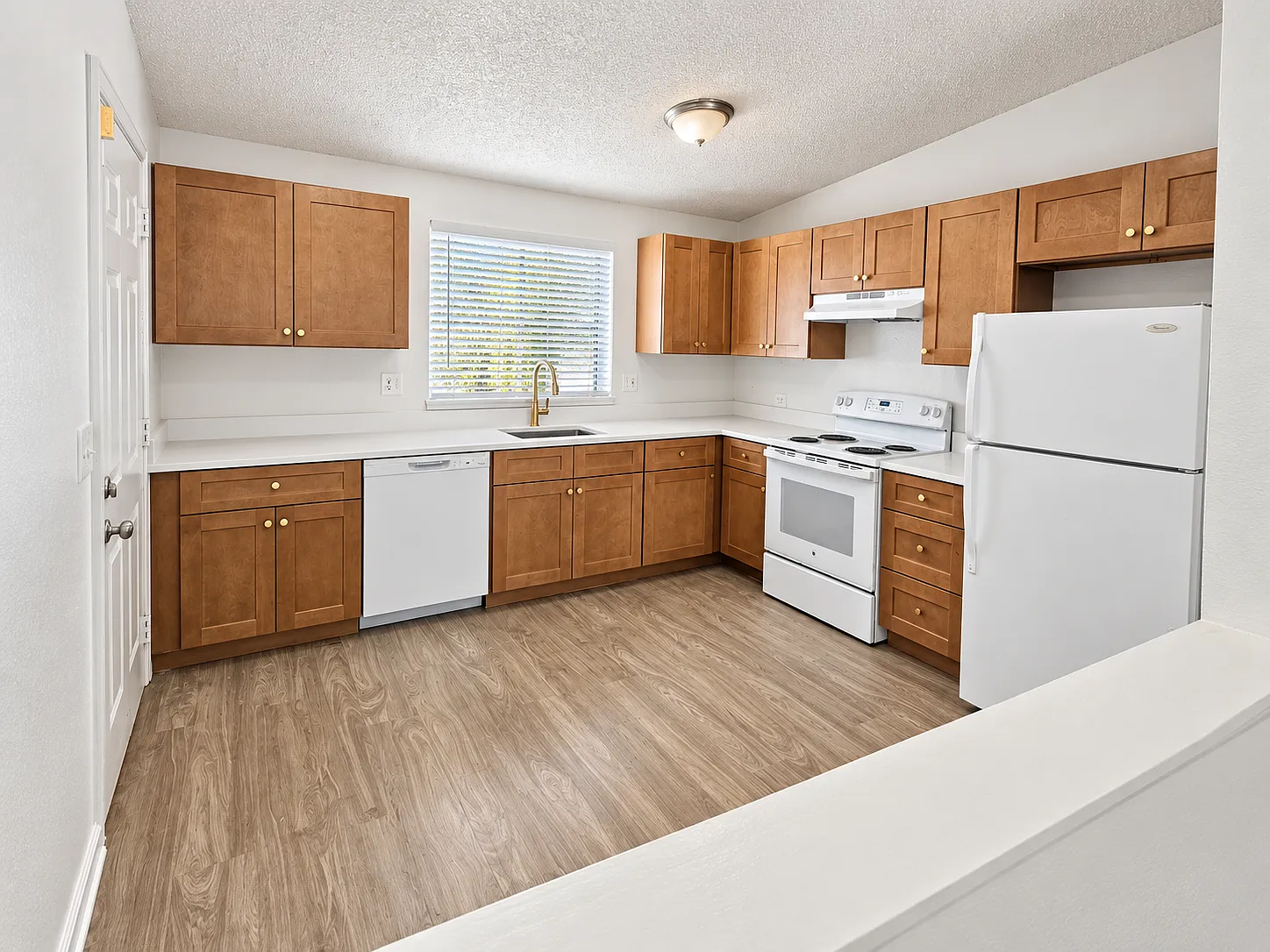 3 bed, 2.0 bath, 1431 sqft, $2,940 — Photo 1