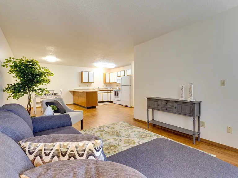 Dakota E & W Apartments — Photo 30