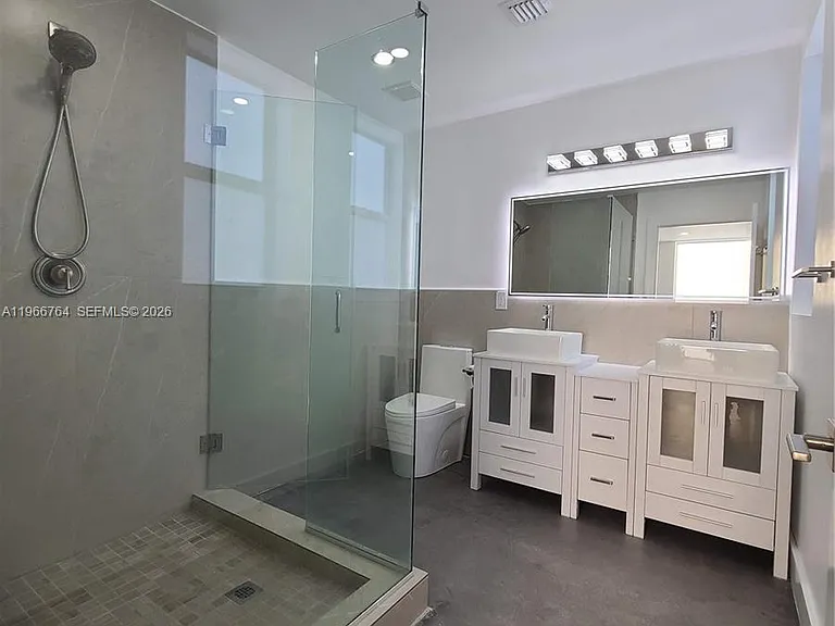825 Michigan Ave #7 — Photo 26