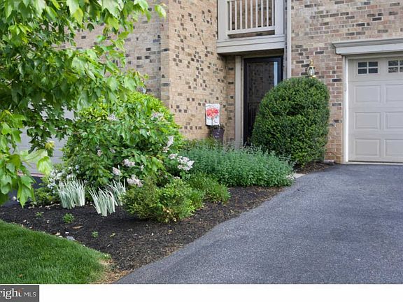 2nd image of 3160 Woods Edge Dr