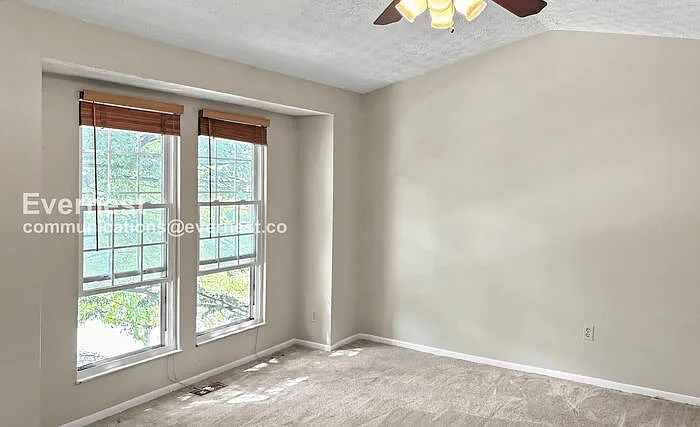 1268 Michigan Ave — Photo 7