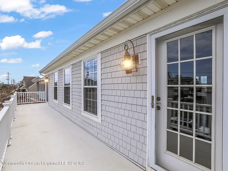 74 Seaview Ave — Photo 16