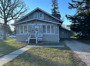 308 3rd St NE, Roseau, MN 56751