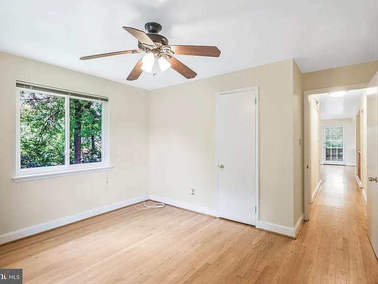 7030 Donna Cir — Photo 13