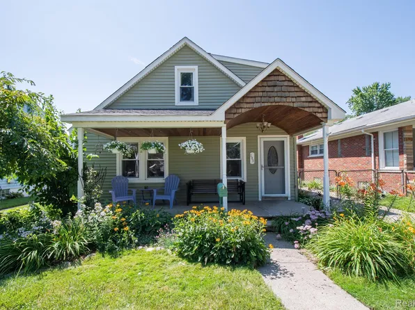 100 Andresen Ct, Hazel Park, MI 48030