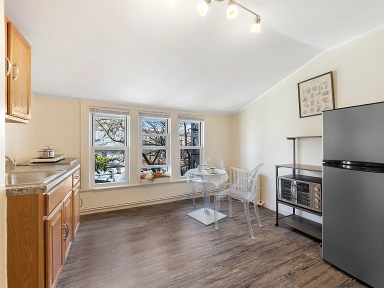 675 E 31st St #2 — Photo 6