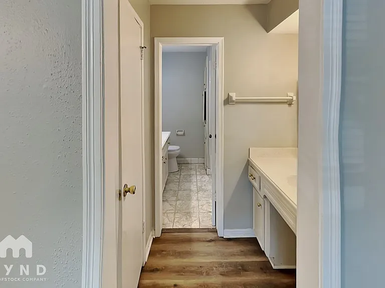 15110 Gladebrook Dr — Photo 16