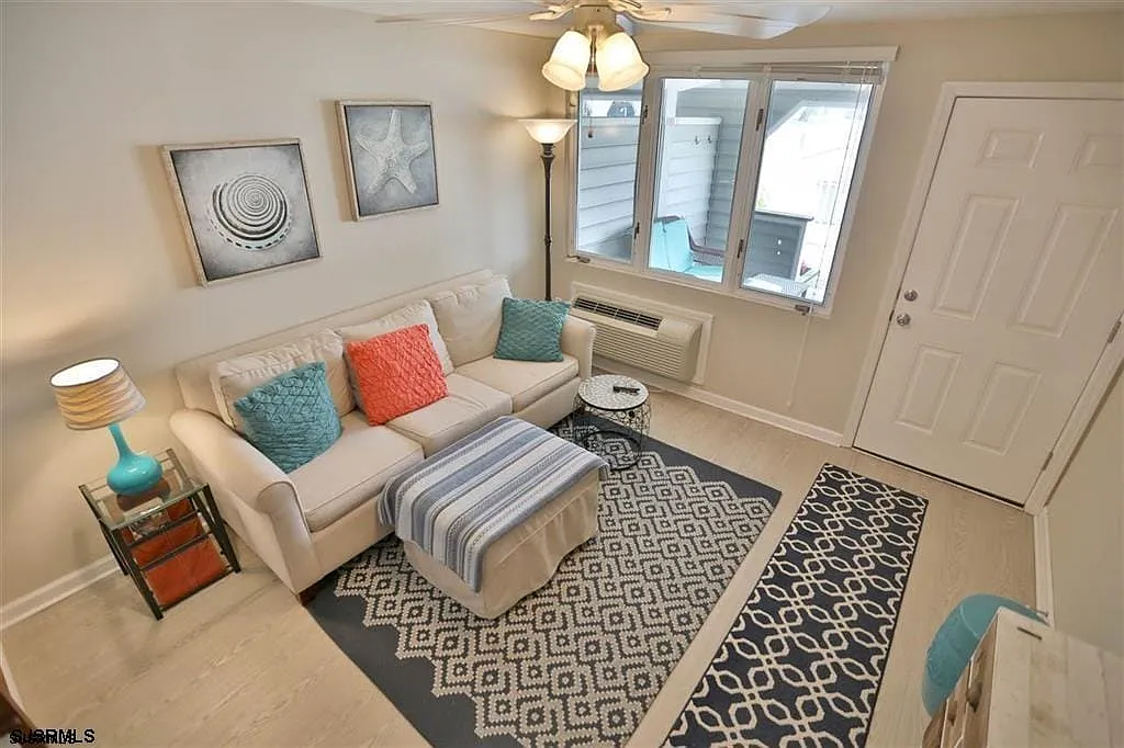 2 bed, 2.0 bath, $7,500 — Photo 4