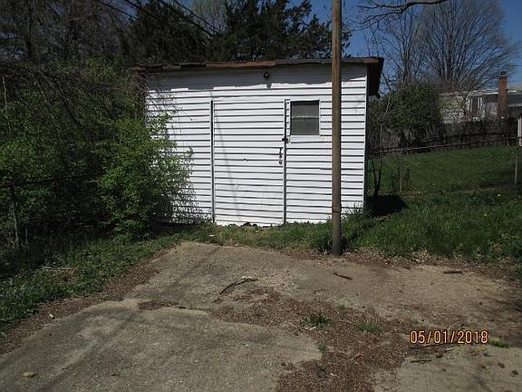 3rd image of 4821 Downing Dr