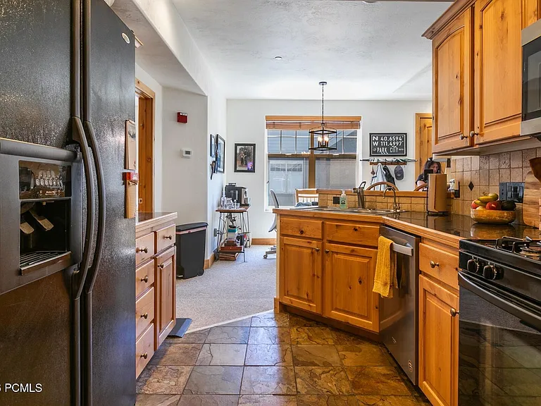 1653 Fox Hollow Ln #E — Photo 12