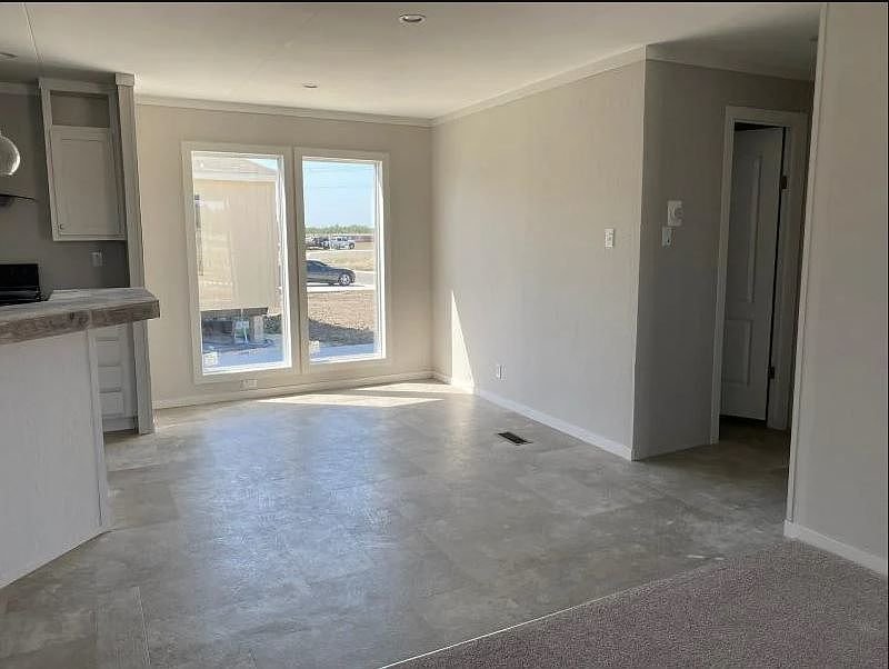 2nd image of 7601 Daffan Ln #600