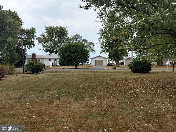 3rd image of 17834 River Shore Dr