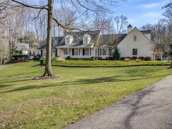 9823 Music St, Novelty, OH 44072