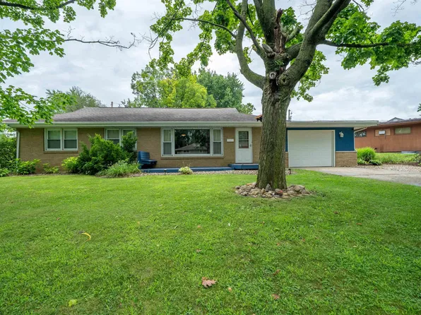 607 W Burton Ave, Eureka, IL 61530