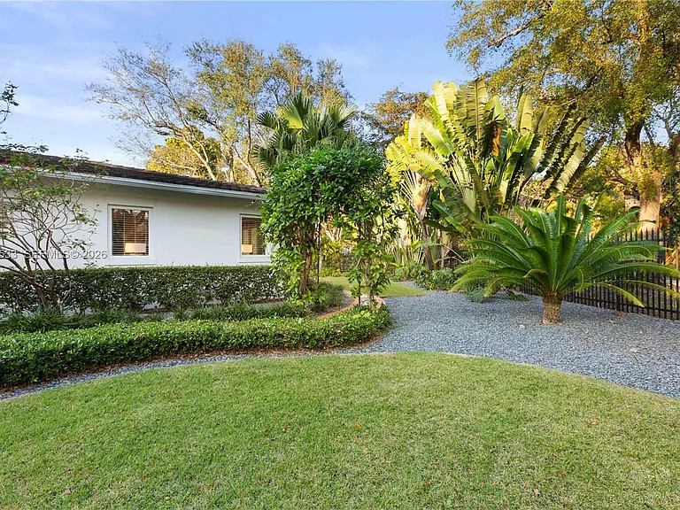 600 San Lorenzo Ave — Photo 39