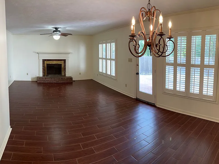 10 Foxcroft Ct — Photo 3