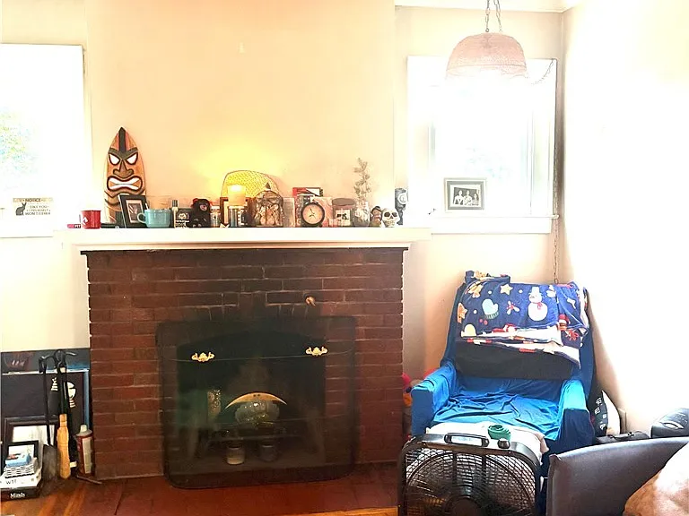 200 Lillian Ave — Photo 4