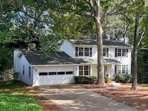 564 Deer Run SW, Lilburn, GA 30047
