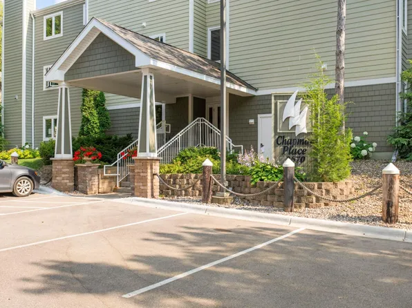 2670 Commerce Blvd APT 304, Mound, MN 55364
