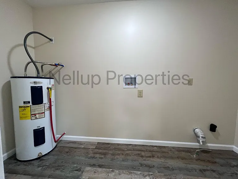 149 Lawhorn Cir — Photo 8