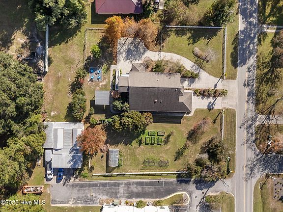 4th image of 1030 Calabash Road NW