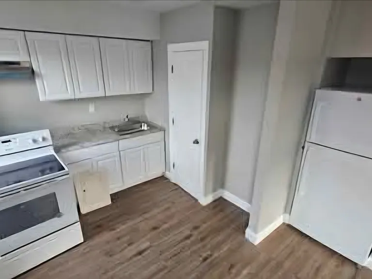 637 Main St #1 — Photo 2